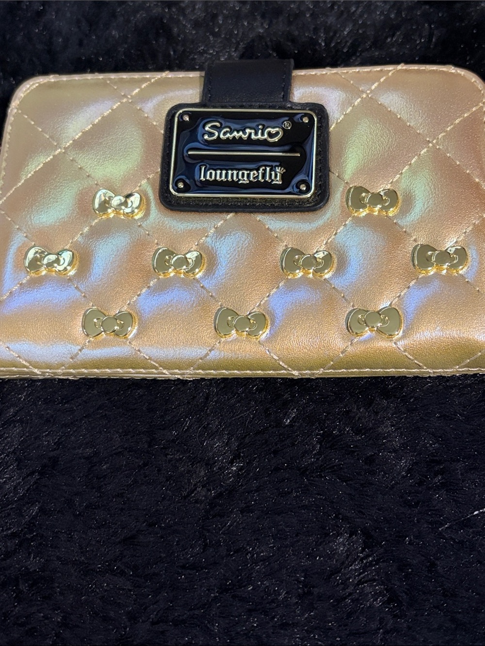 Hello Kitty 50th Gold Quilted wallet - Picture 2 of 6